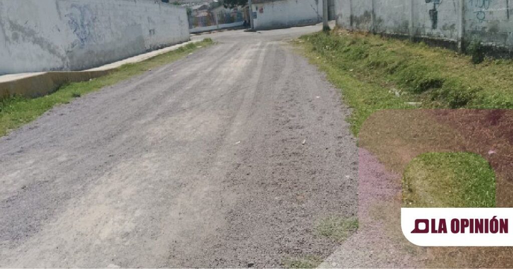 Vecinos de Insurgentes Poniente exigen cumplimiento de compromisos de pavimentación