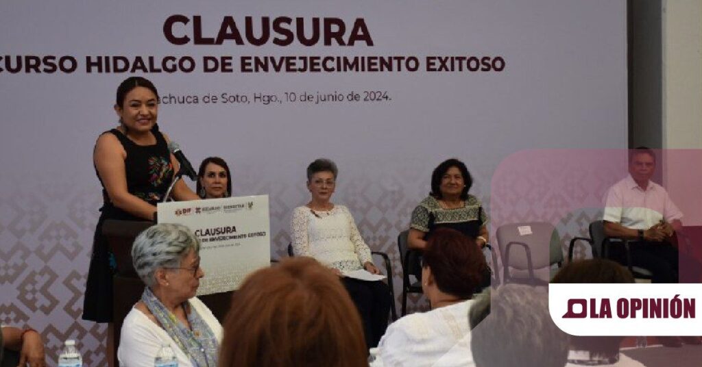 Personas adultas mayores se gradúan como promotores gerontológicos