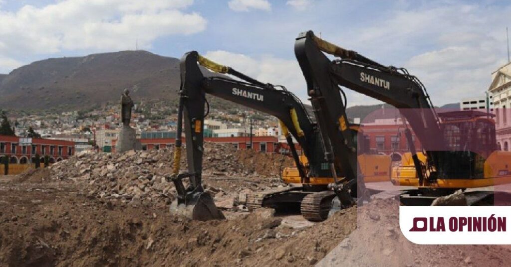 Labores de reconstrucción en Plaza Juárez