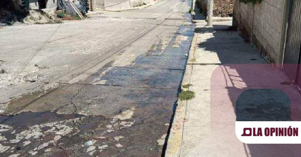 Vecinos de Tepeapulco exigen reparación urgente de fuga de agua