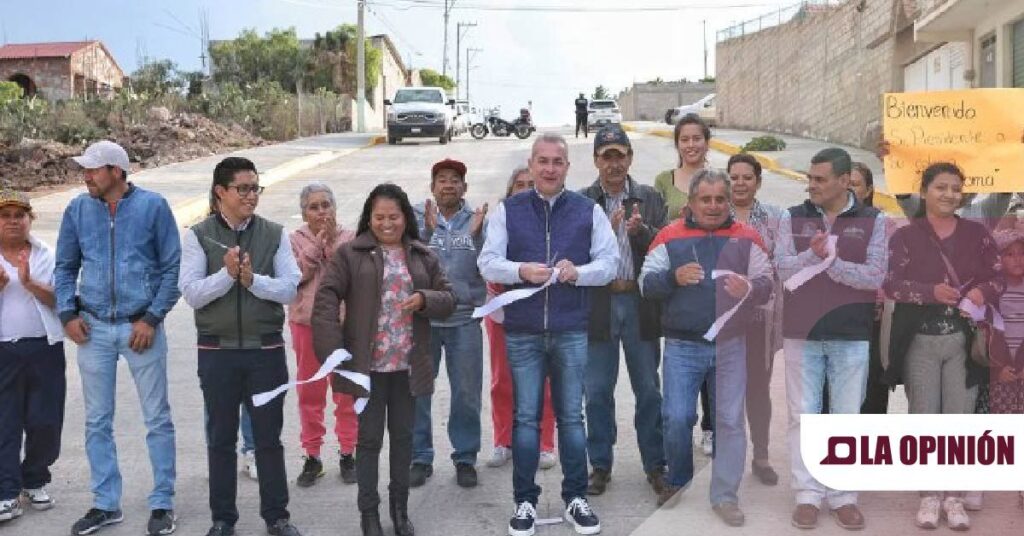 Entrega Sergio Baños pavimentaciones hidráulicas en La Loma