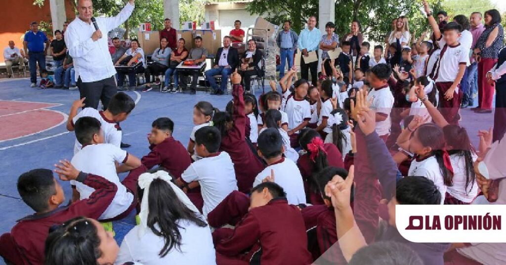 IHE entrega mobiliario a primarias de Tasquillo