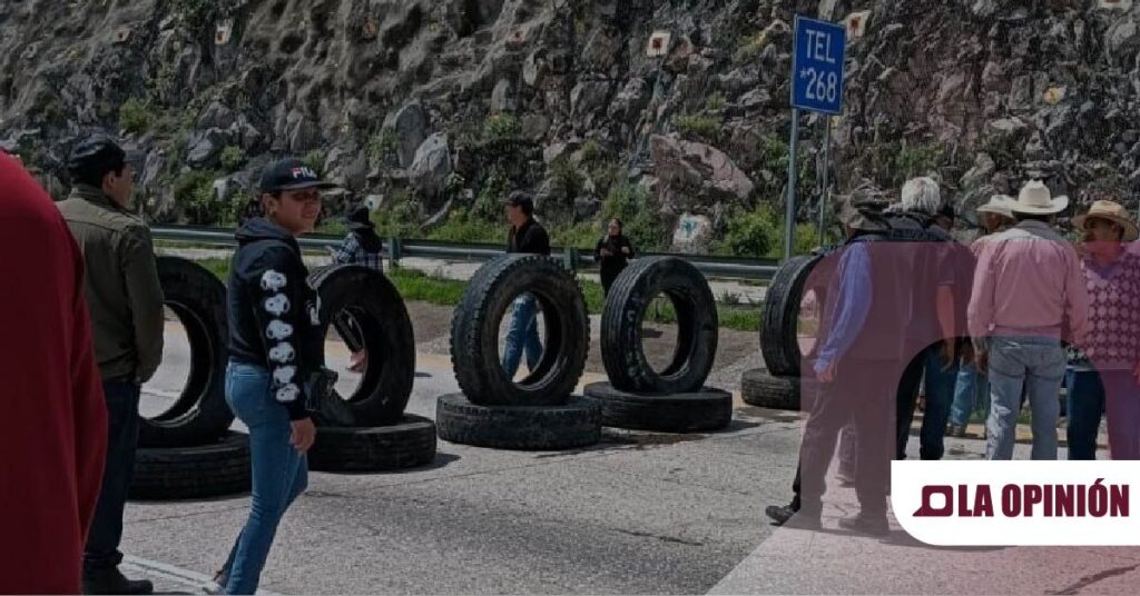 ¡Otra vez! Ejidatarios bloquean la autopista Arco Norte y exigen sus pagos