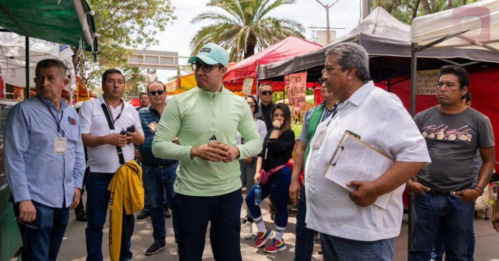 Supervisa Jorge Reyes puestos de comida y juegos mecánicos que se instalan por los festejos patrios