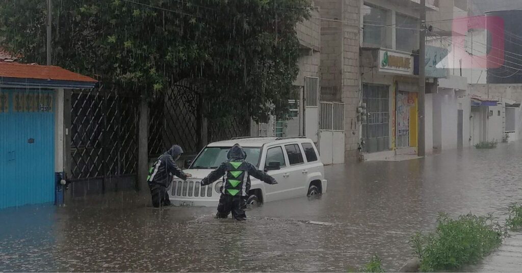Bajo el agua tres colonias del Sur de Pachuca
