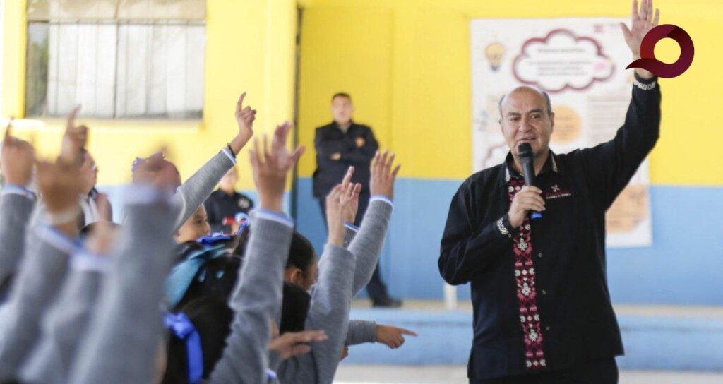 Titular de la SEPH visita escuelas de Tepeji