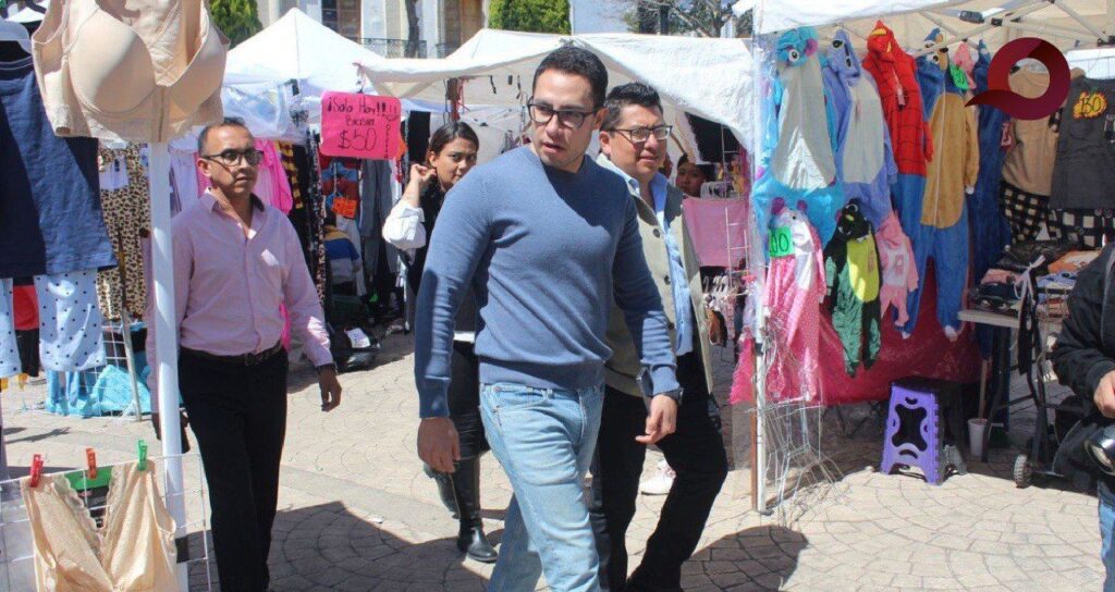 Reubican a comerciantes del centro de Pachuca