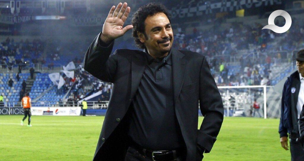 Hugo Sánchez se despide entre lágrimas de Fernando Valenzuela