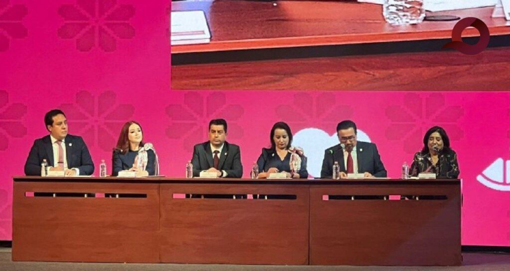 Edda Vite Ramos rinde informe de actividades en el DIF Hidalgo