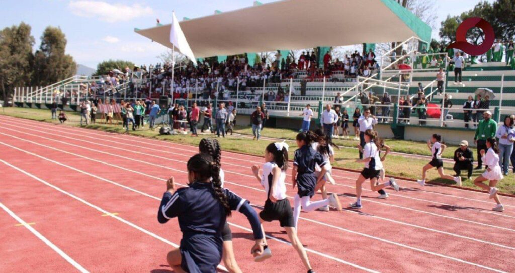 Tepeapulco Impulsa el deporte reinaugurando cancha IMSS