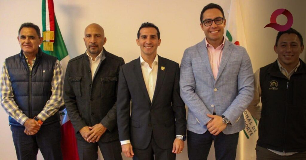 Impulsa Jorge Reyes proyectos para mejorar infraestructura deportiva