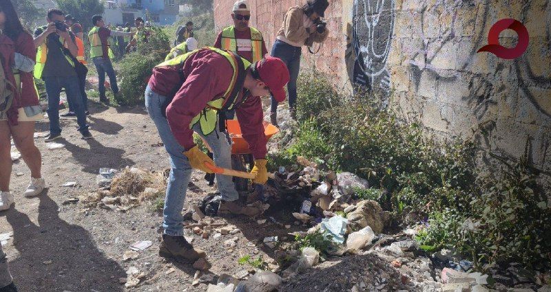 Encabeza Jorge Reyes Hernández faena en la colonia Felipe Ángeles para mejorar imagen urbana de Pachuca