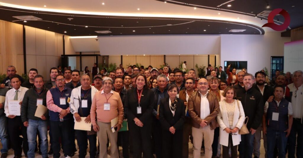 Semot realiza primer curso para concesionarios de Transporte Público en Pachuca