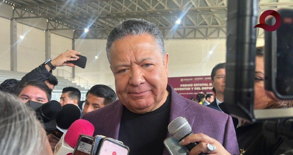 Menchaca garantiza el bono de fin de año para docentes jubilados y homologados