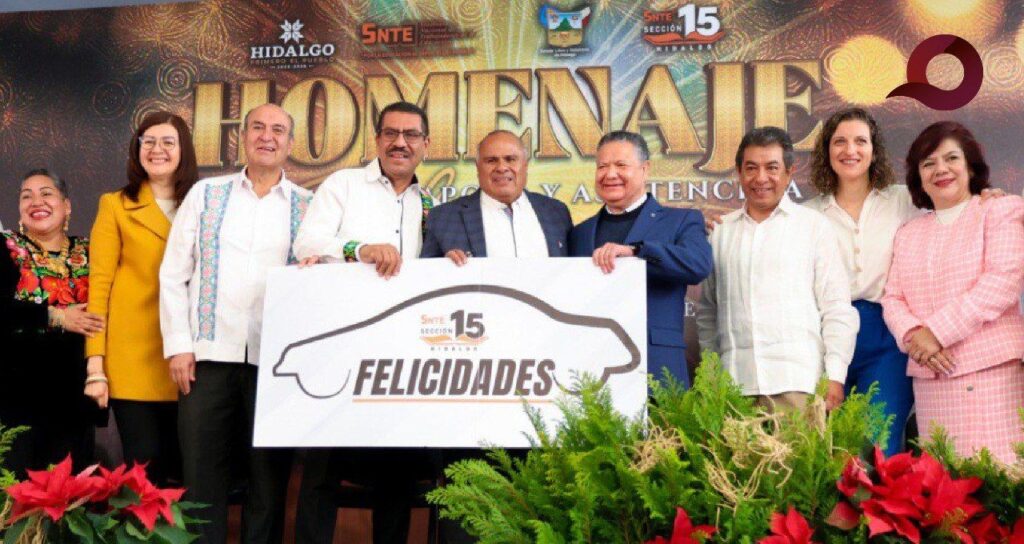 Rinden homenaje a más de 6 mil trabajadores de apoyo y asistencia a la educación