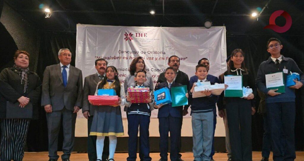 Entregan premios a ganadores del concurso “Mi palabra es hoy mi voz y mi fortaleza”