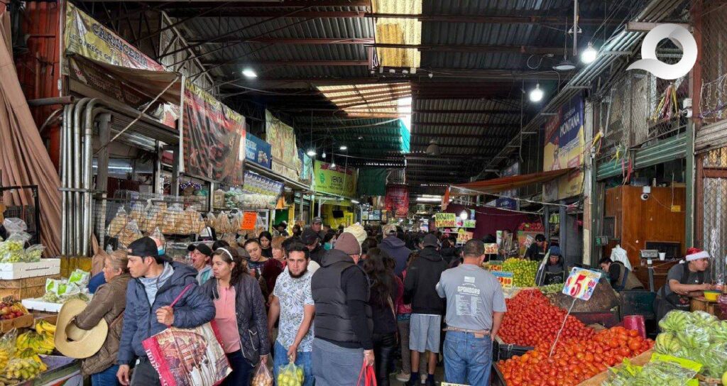 Abarrotan Central de Abastos pachuqueña en vísperas de la cena de Nochebuena