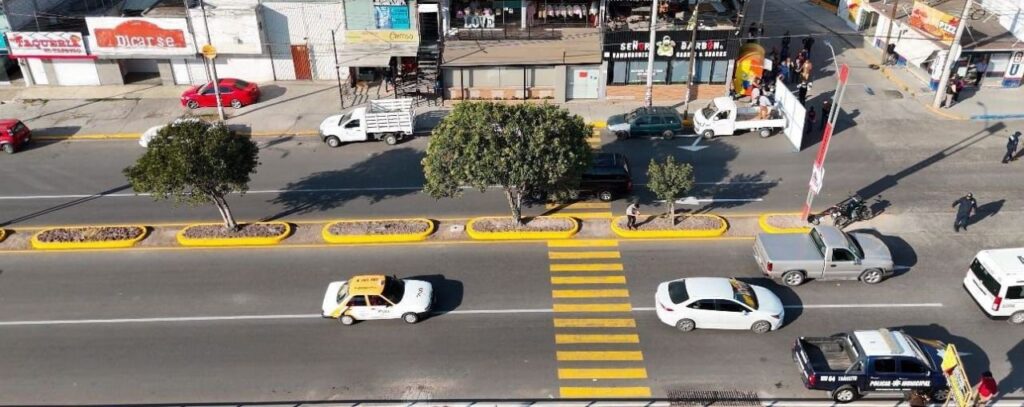 Inauguración del pavimento asfáltico en Avenida Carlos Lazo