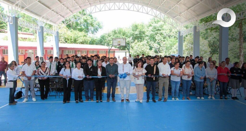 Naty Castrejón entrega segunda etapa de techado en el COBAEH Plantel La Misión