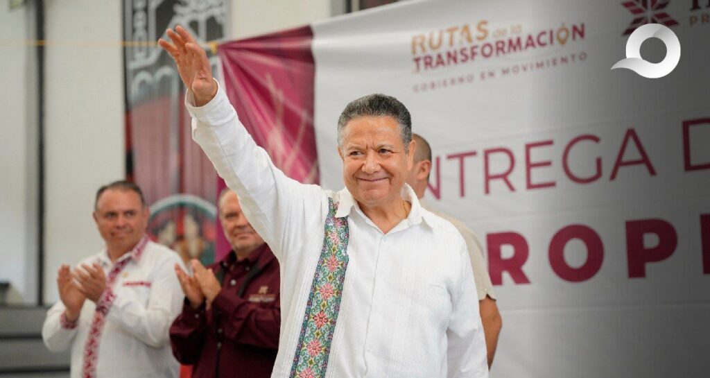 Julio Menchaca destaca a Naty Castrejón como el mejor secretario de Educación en México