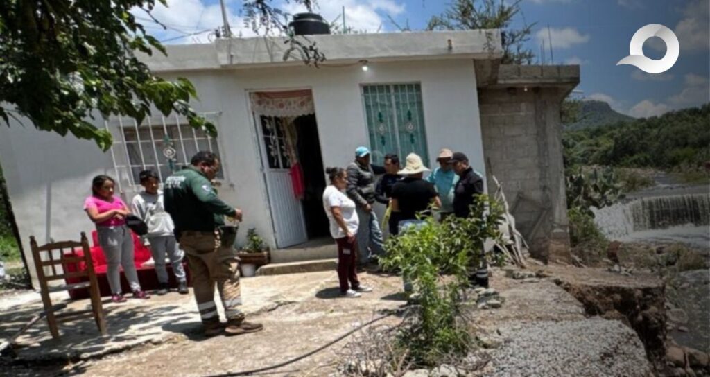 Julio Menchaca responde con fuerza ante desbordamiento de canal en Tezontepec de Aldama