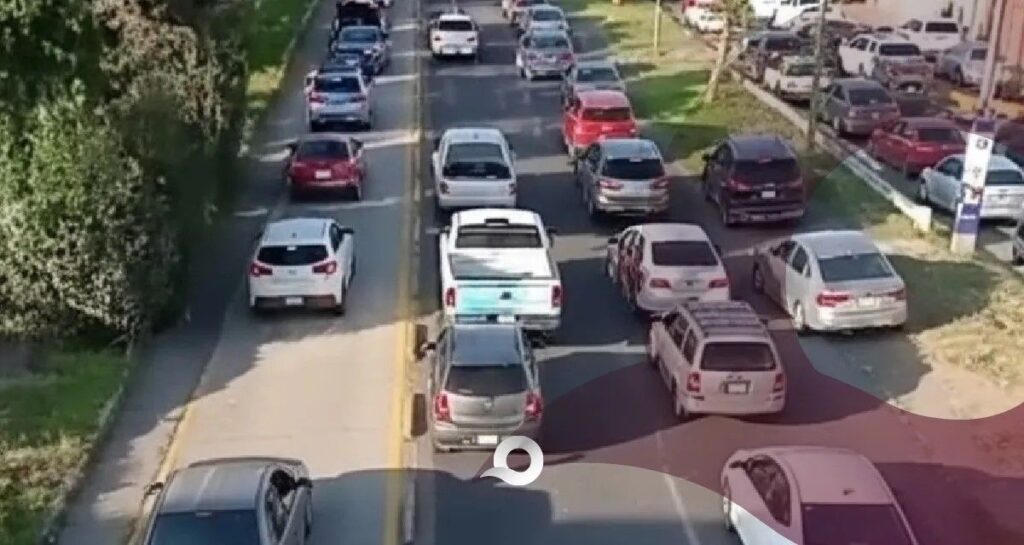 Estudiantes de El Mexe bloquean el bulevar Felipe Ángeles