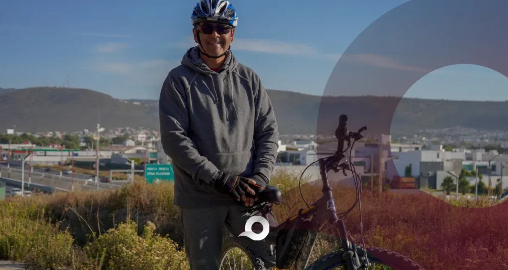 Lalo Medecigo disfruta mientras los crímenes continúan en Mineral de la Reforma