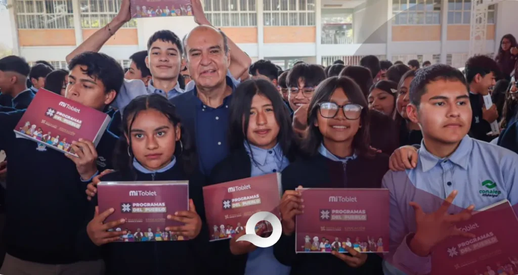 SEPH impulsa la educación digital con la entrega de 993 dispositivos en el Conalep Tizayuca