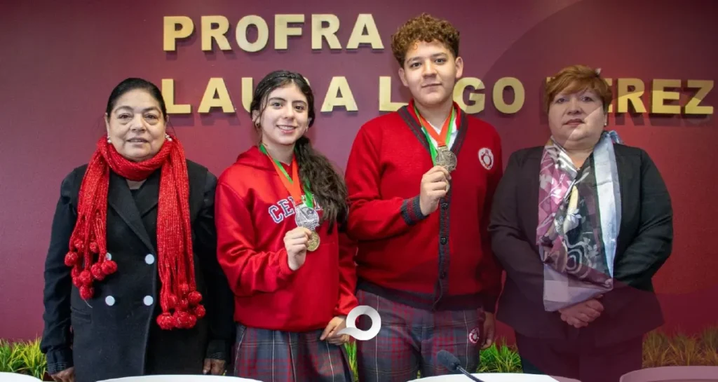SEPH reconoce a estudiantes hidalguenses que competirán en eventos internacionales SEPH reconoce a estudiantes hidalguenses