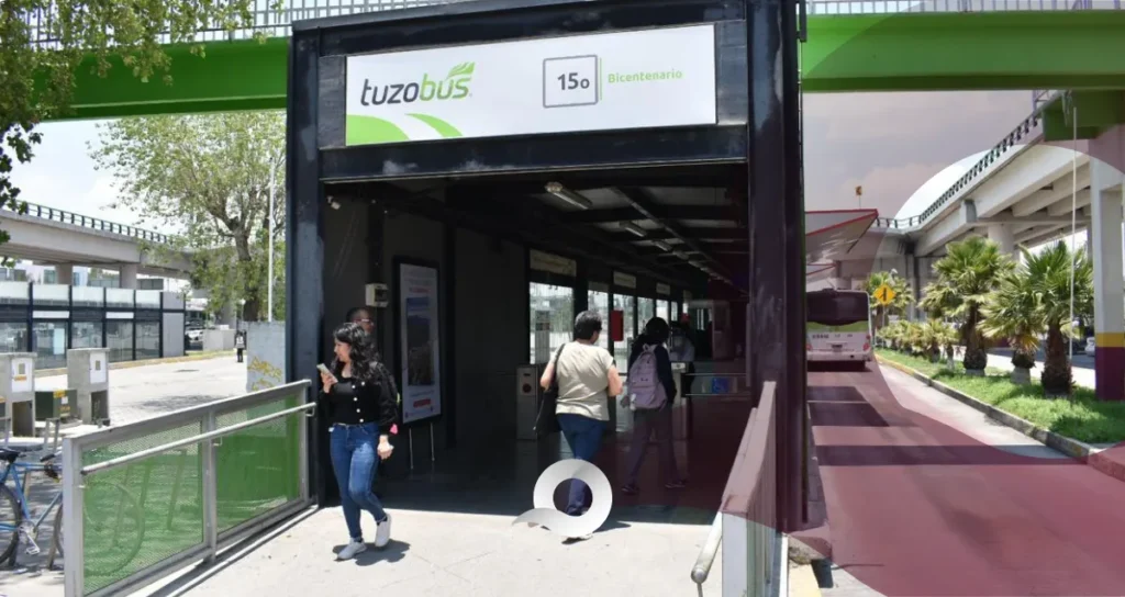 El colapso del Tuzobús: Demoras, unidades insuficientes y fallas