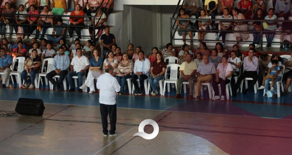 Naty Castrejón encabeza la conferencia “Educar para la Libertad” en Huejutla