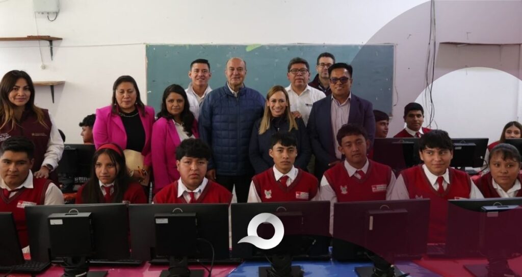 SEPH entrega 23 computadoras a estudiantes de Tepeji del Río donadas por Arteche North America