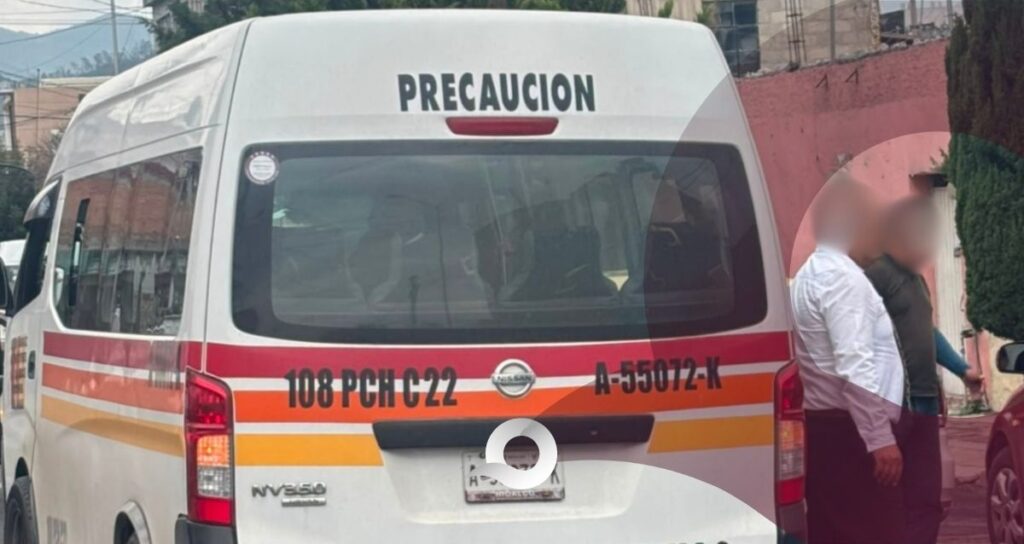 Pasajera resulta lesionada tras ser arrastrada por una combi en Pachuca