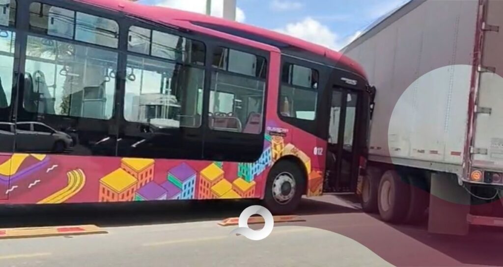 ¡Uno más! Se reporta un fuerte choque entre Tuzobús y automóvil en Pachuca ¡Uno más! Se reporta un fuerte choque entre Tuzobús y automóvil en Pachuca