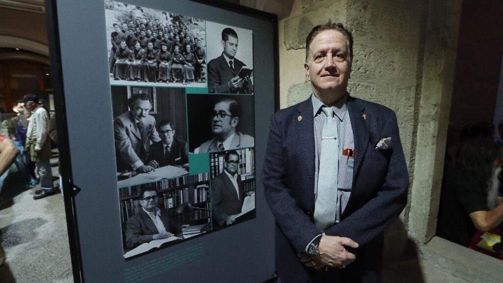 Archivo de Miguel León Portilla permanecerá en México; alistan sede Retrato de Miguel León Portilla, historiador y máximo estudioso de la cultura náhuatl, autor de La visión de los vencidos