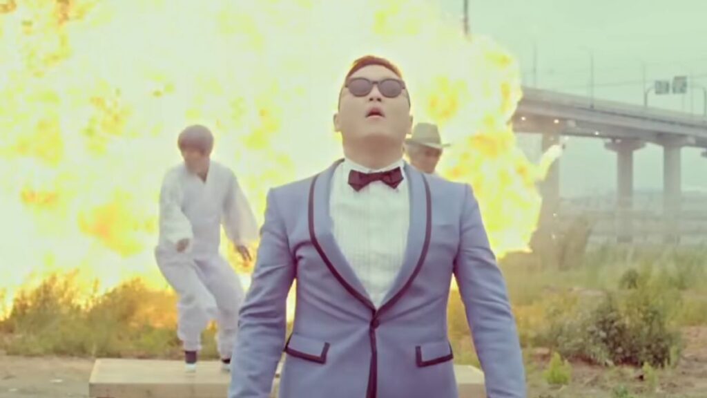 Gangnam Style cumple 14 años: el hit coreano que conquistó al mundo PSY interpretando Gangnam Style con su icónico baile del caballo durante una presentación en vivo