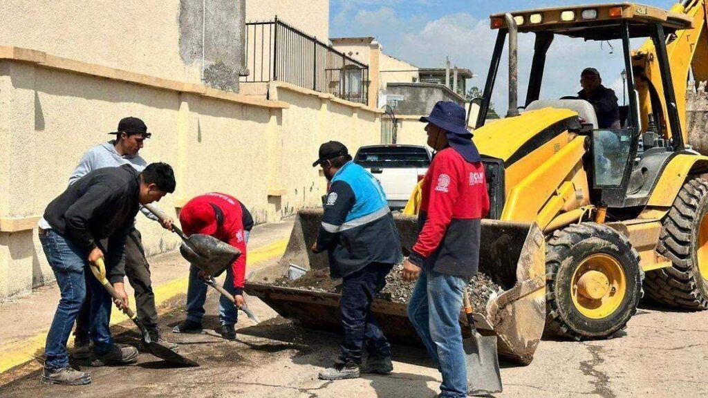 Calle inundada en la comunidad de Tepojaco, Tizayuca, con agua a más de un metro de altura tras las intensas lluvias