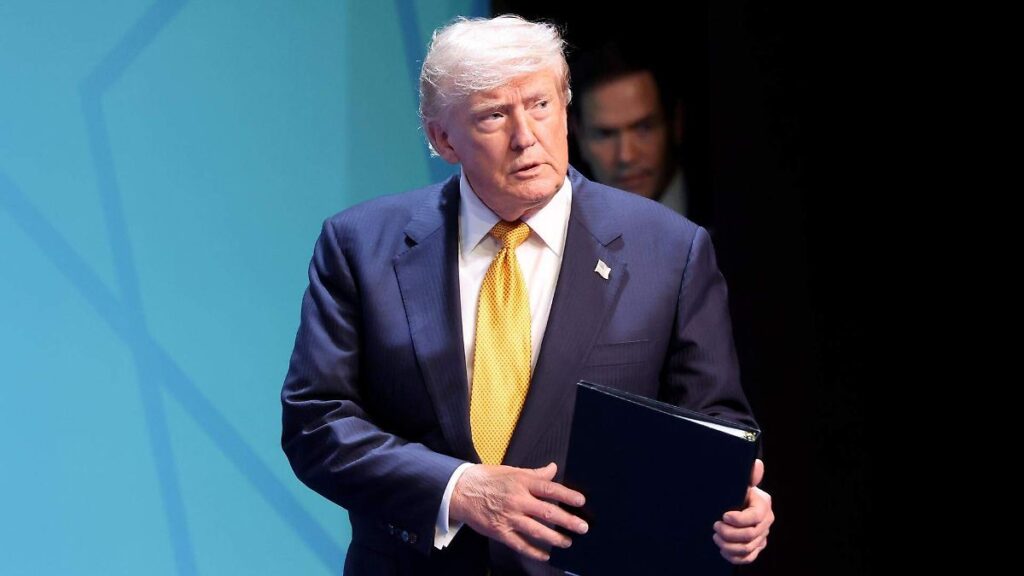 Imagen representativa de tensiones entre Estados Unidos e Irán con símbolos de ambos países
