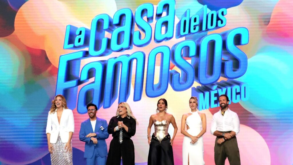 Participantes de La Casa de los Famosos México en el set del reality show de Televisa
