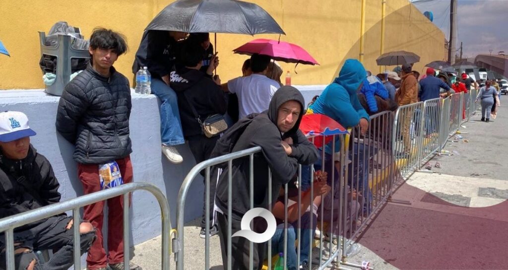 Compradores denuncian presencia de revendedores en las filas para el Palenque Pachuca 2026