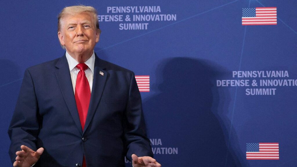 Trump lanza ofensiva global contra Antifa y la izquierda progresista Donald Trump en conferencia de prensa sobre políticas de seguridad nacional contra grupos de extrema izquierda