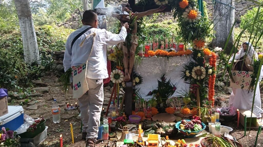 Día de los Pueblos Indígenas en Hidalgo: ofrenda Tlamanalli en Huapalcalco Ceremonia de ofrenda Tlamanalli en la zona arqueológica de Huapalcalco, Tulancingo, durante el Día Internacional de los Pueblos Indígenas 2026