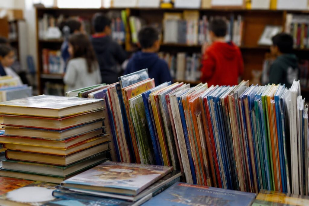 FILIJ Hidalgo 2026 supera 27 mil visitantes y rompe récord de ventas Visitantes recorren los stands de la Feria del Libro Infantil y Juvenil FILIJ Hidalgo 2026 en Pachuca
