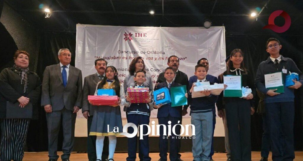 Entregan premios a ganadores del concurso “Mi palabra es hoy mi voz y mi fortaleza”