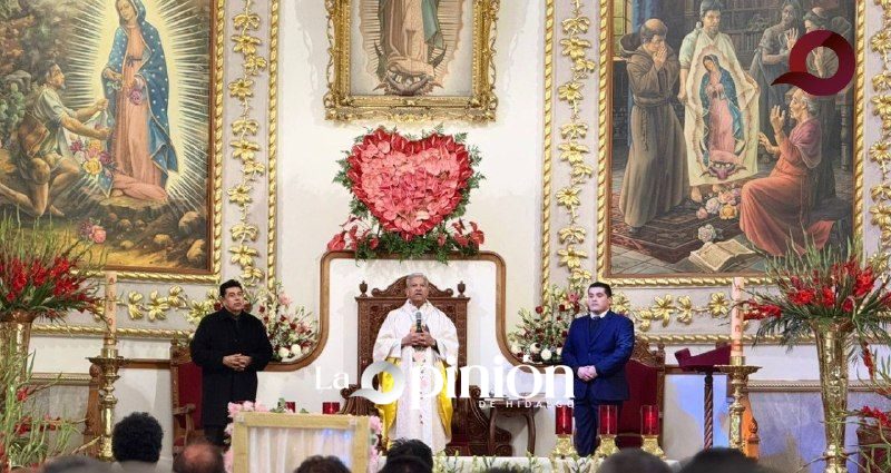 Feligreses celebran a la Virgen de Guadalupe en la iglesia de La Villita en Pachuca