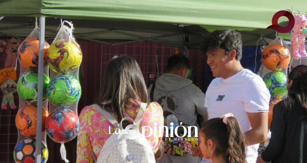 Invitan a comerciantes a participar en Tianguis Navideño 2024 y en Feria del Juguete 2025