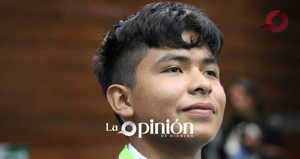 Reconocen a Ronaldo Esquivel en el Congreso del estado