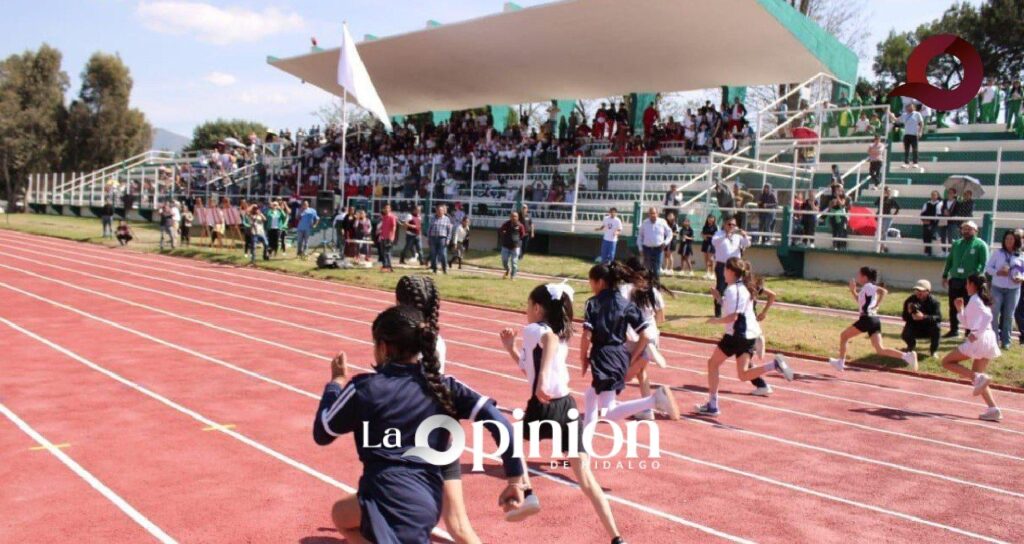 Tepeapulco Impulsa el deporte reinaugurando cancha IMSS