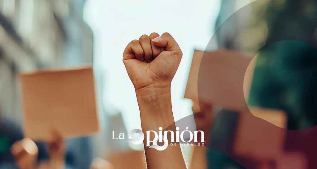 Voceadores en Pachuca realizan bloqueo para exigir reinstalación de puestos