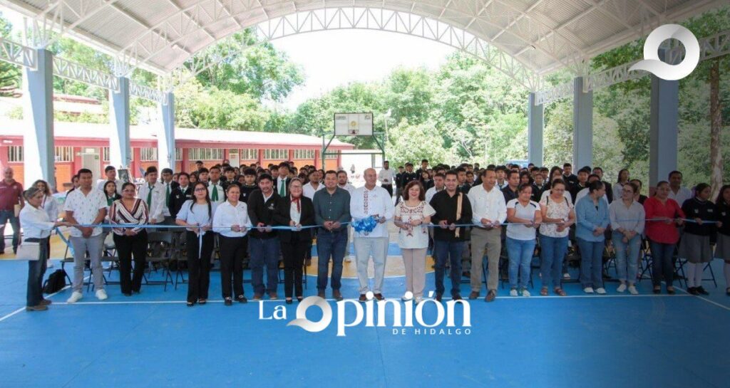 Naty Castrejón entrega segunda etapa de techado en el COBAEH Plantel La Misión